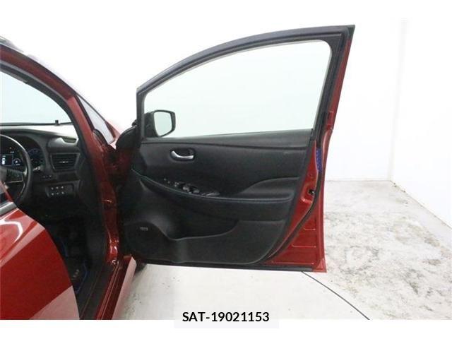 Nissan LEAF 2017-12 8796413-29
