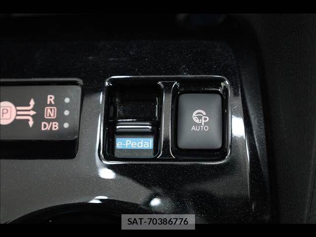 Nissan LEAF 2020-02 8796411-4