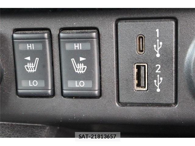 Nissan LEAF 2021-06 8829855-4