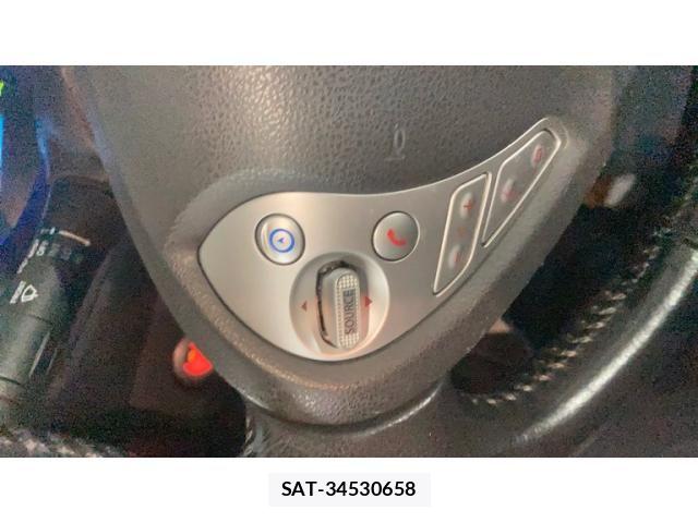 Nissan LEAF 2013-10 8829858-14