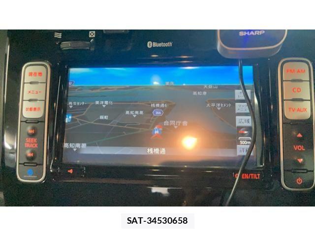 Nissan LEAF 2013-10 8829858-16