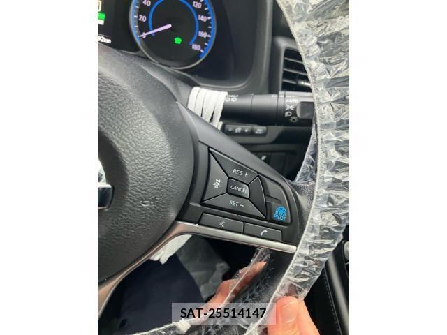 Nissan LEAF 2018-08 8829857-21