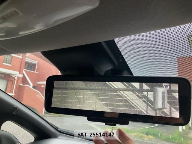 Nissan LEAF 2018-08 8829857-24