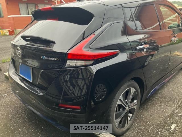 Nissan LEAF 2018-08 8829857-4