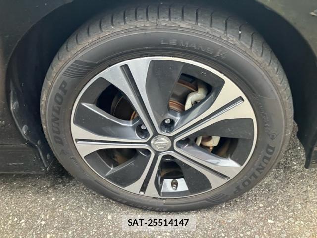 Nissan LEAF 2018-08 8829857-6