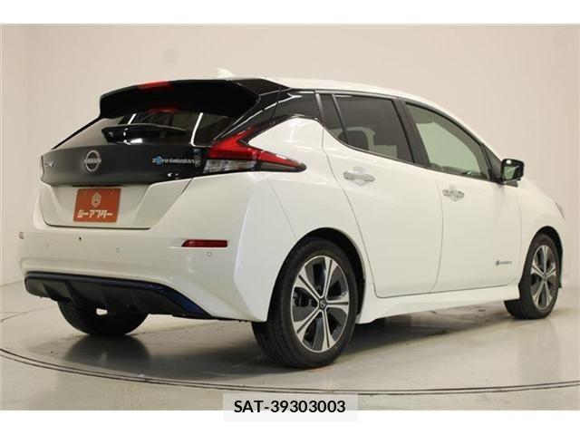Nissan LEAF 2022-01 8829854-11