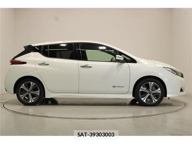 Nissan LEAF 2022-01 8829854-12