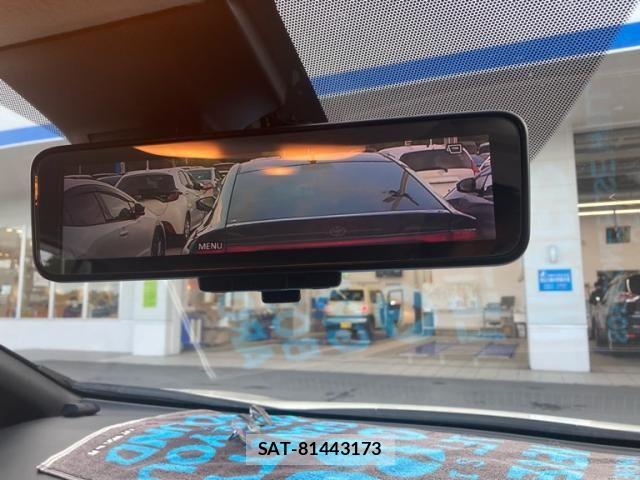 Nissan LEAF 2017-10 8829856-14