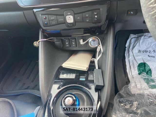 Nissan LEAF 2017-10 8829856-15
