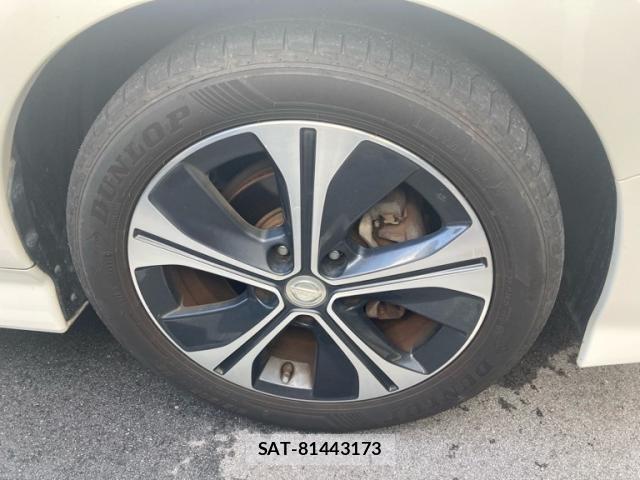 Nissan LEAF 2017-10 8829856-2
