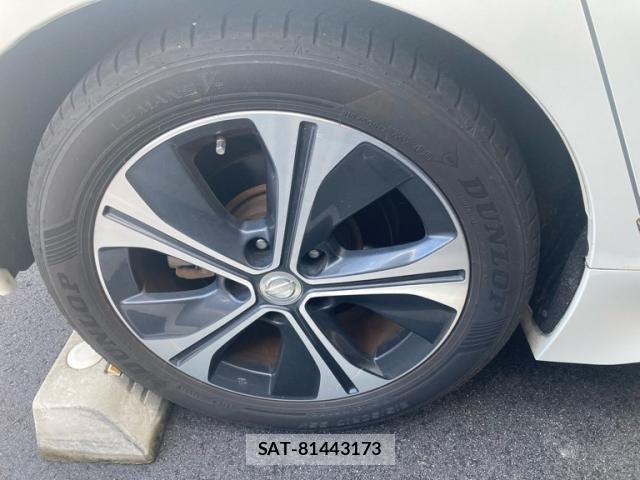 Nissan LEAF 2017-10 8829856-3