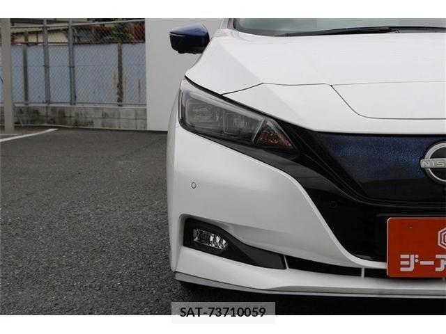 Nissan LEAF 2022-12 8829853-11