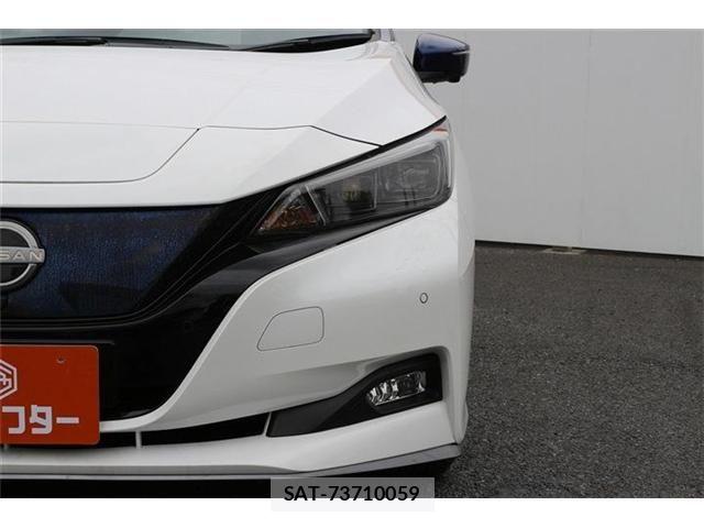 Nissan LEAF 2022-12 8829853-12