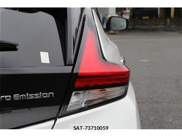 Nissan LEAF 2022-12 8829853-15