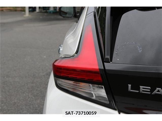 Nissan LEAF 2022-12 8829853-16
