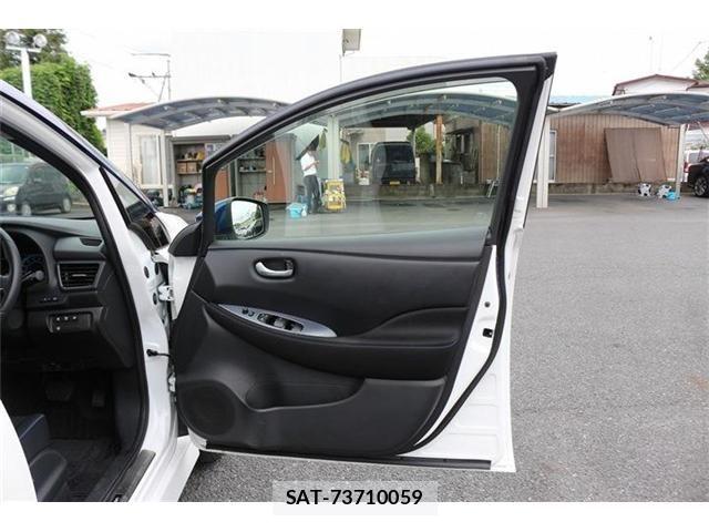 Nissan LEAF 2022-12 8829853-23