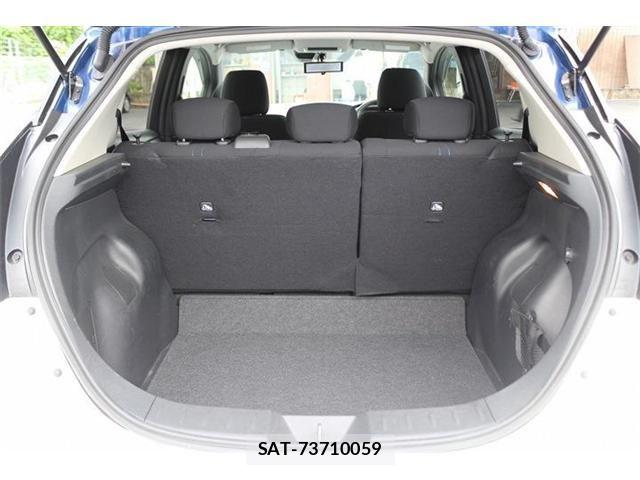 Nissan LEAF 2022-12 8829853-26