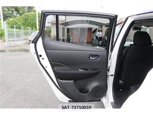 Nissan LEAF 2022-12 8829853-28