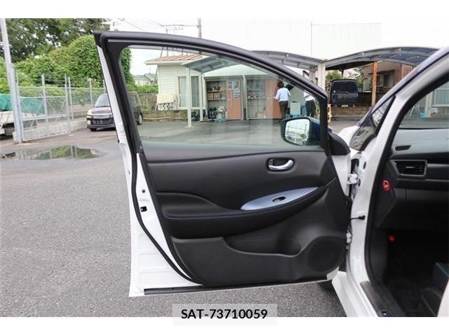 Nissan LEAF 2022-12 8829853-29