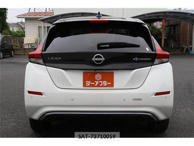 Nissan LEAF 2022-12 8829853-5