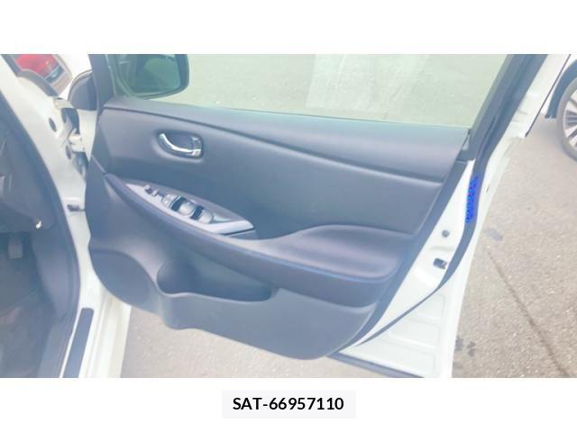 Nissan LEAF 2018-01 8849528-13
