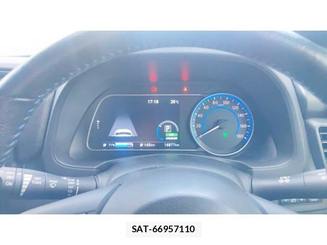 Nissan LEAF 2018-01 8849528-21