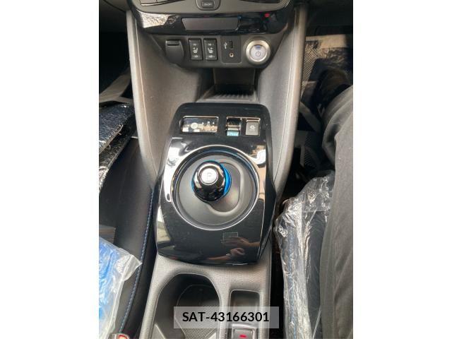 Nissan LEAF 2018-02 8847962-23