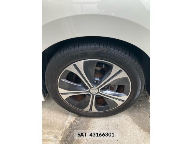 Nissan LEAF 2018-02 8847962-4