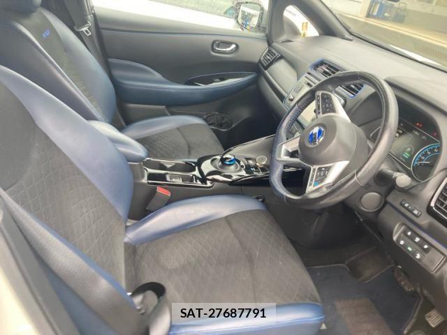 Nissan LEAF 2019-10 8849045-10