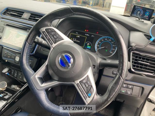 Nissan LEAF 2019-10 8849045-11