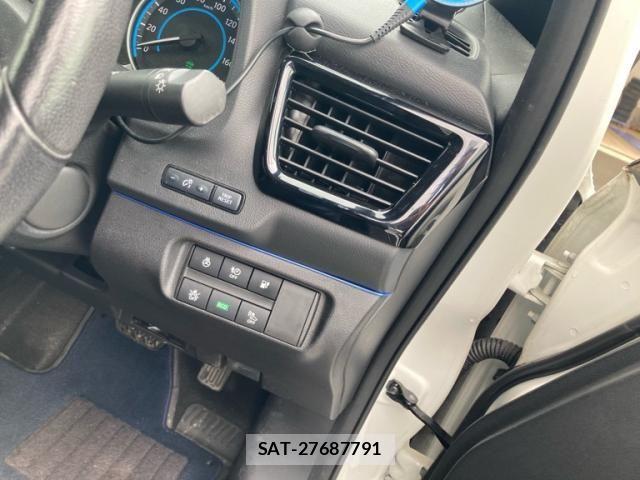 Nissan LEAF 2019-10 8849045-12