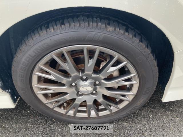 Nissan LEAF 2019-10 8849045-4