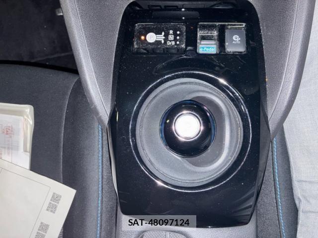 Nissan LEAF 2017-11 8849529-14
