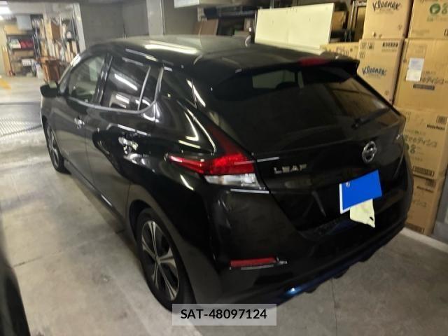 Nissan LEAF 2017-11 8849529-3