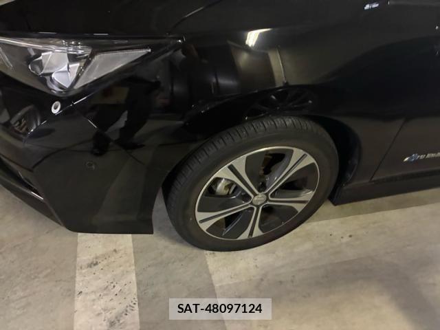 Nissan LEAF 2017-11 8849529-6