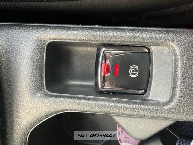 Nissan LEAF 2017-12 8849532-22