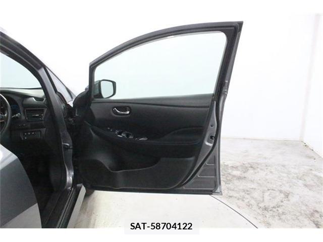 Nissan LEAF 2022-03 8871313-27