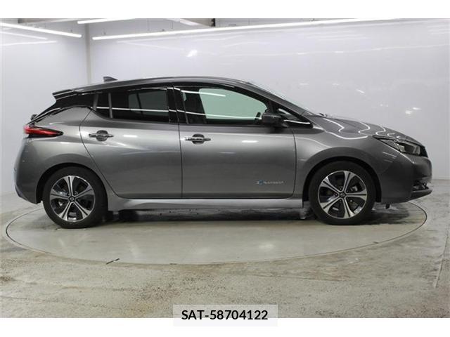 Nissan LEAF 2022-03 8871313-3