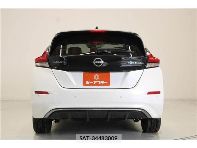Nissan LEAF 2025-03 8871307-10