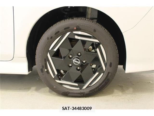 Nissan LEAF 2025-03 8871307-21