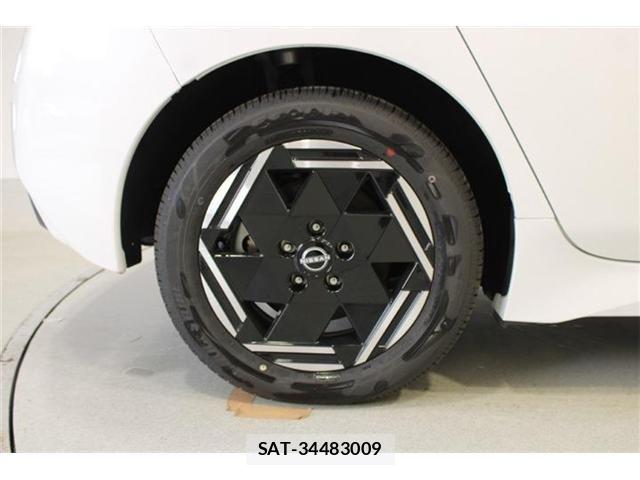 Nissan LEAF 2025-03 8871307-22
