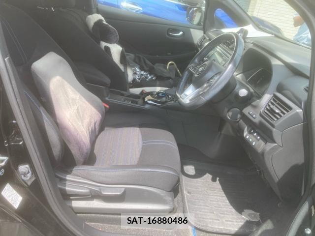 Nissan LEAF 2017-10 8871315-13