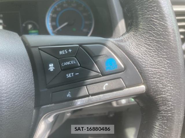 Nissan LEAF 2017-10 8871315-16