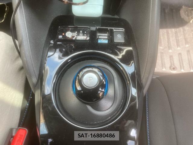 Nissan LEAF 2017-10 8871315-19