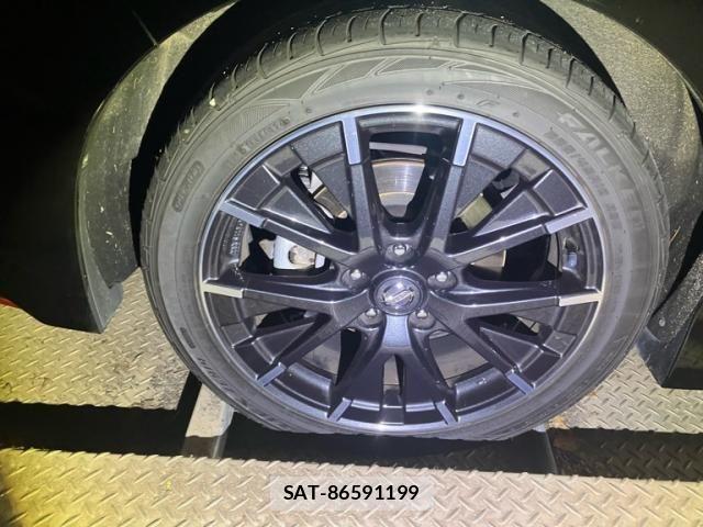 Nissan LEAF 2021-01 8871306-6