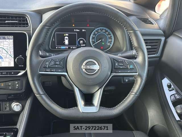 Nissan LEAF 2021-09 8871308-9