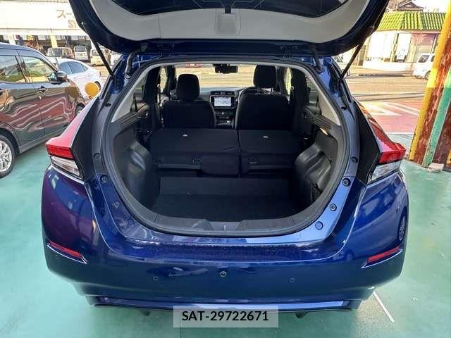 Nissan LEAF 2021-09 8871308-12
