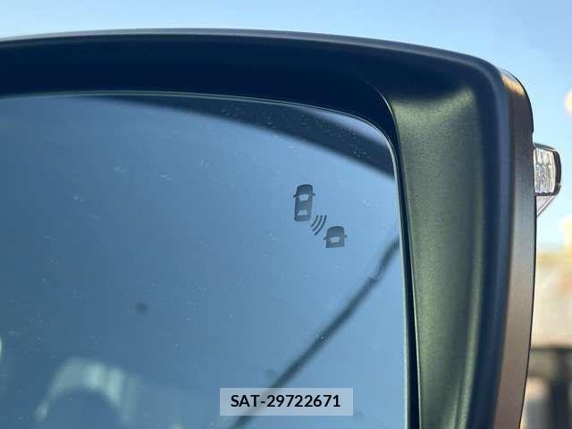 Nissan LEAF 2021-09 8871308-15