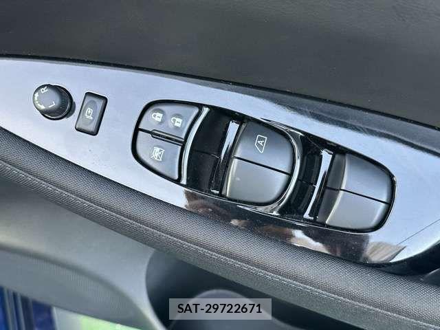 Nissan LEAF 2021-09 8871308-17