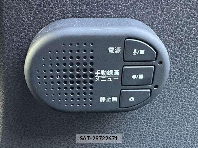Nissan LEAF 2021-09 8871308-19